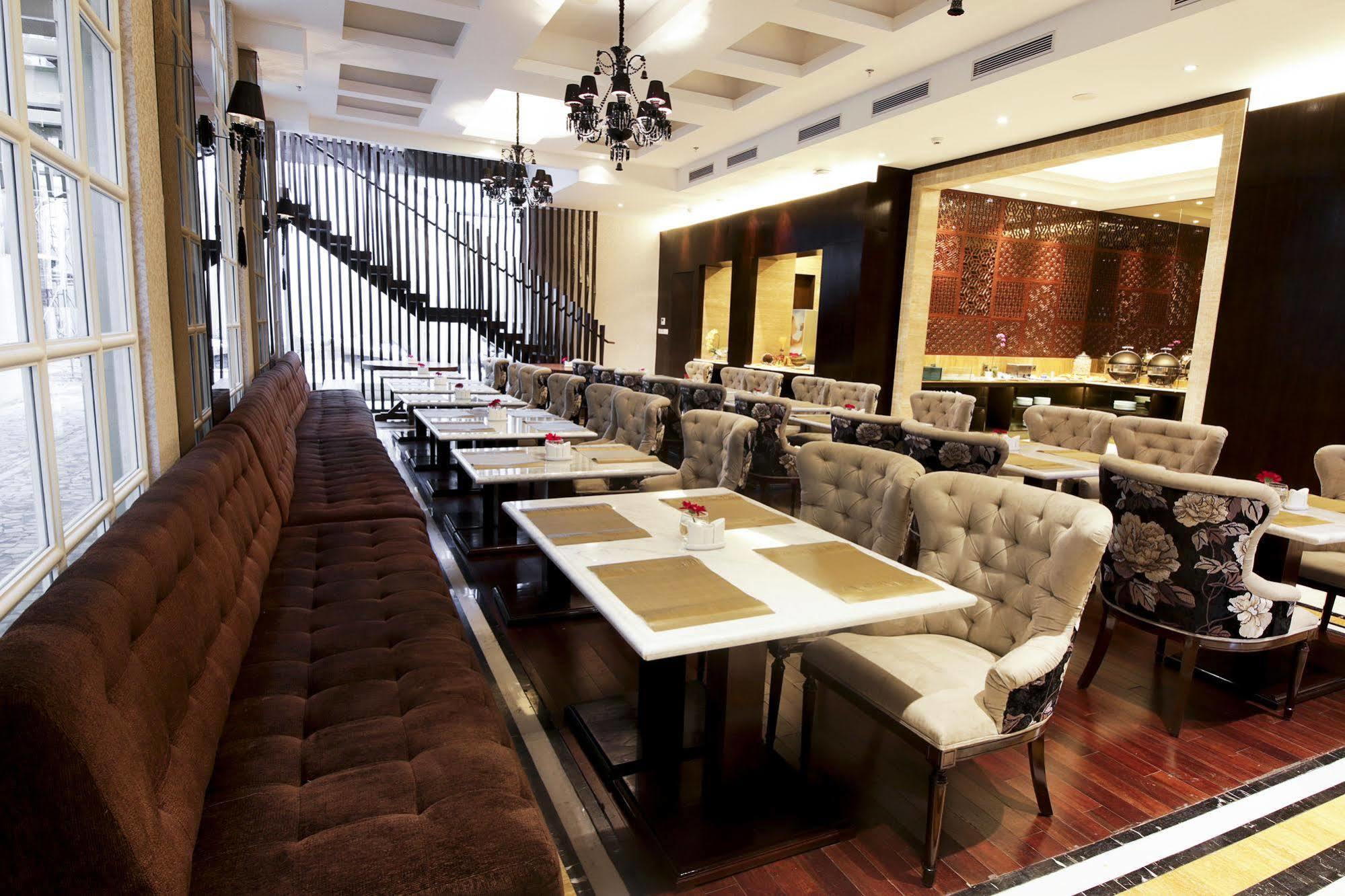 Cinnamon Hotel Boutique Syariah Tutugan Exterior foto
