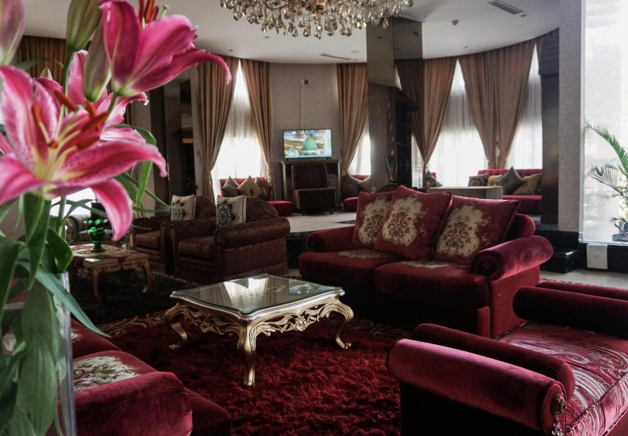 Cinnamon Hotel Boutique Syariah Tutugan Exterior foto